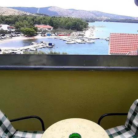 In Zaboric With Sea View, Balcony, Air Conditioning, Wifi 5177-4 Apartman *