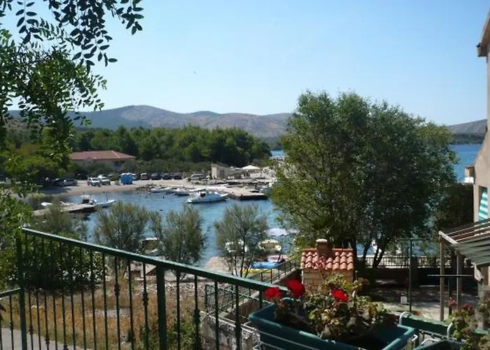 In Zaboric With Sea View, Balcony, Air Conditioning, Wifi 5177-4 Šibenik